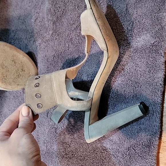 Stuart Weitzman heels, size 9N - Picture 9 of 10